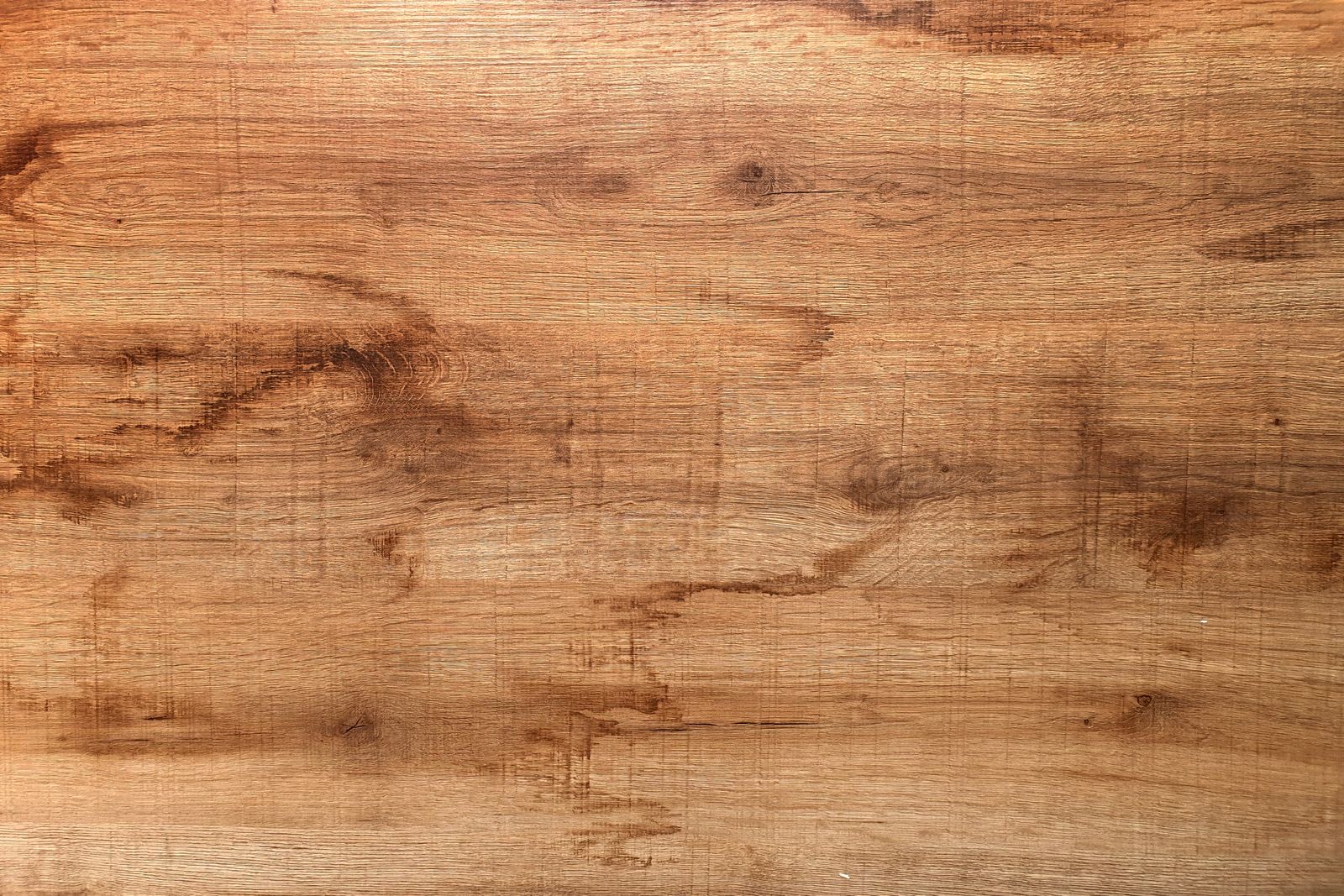 Warm oak-look laminate flooring